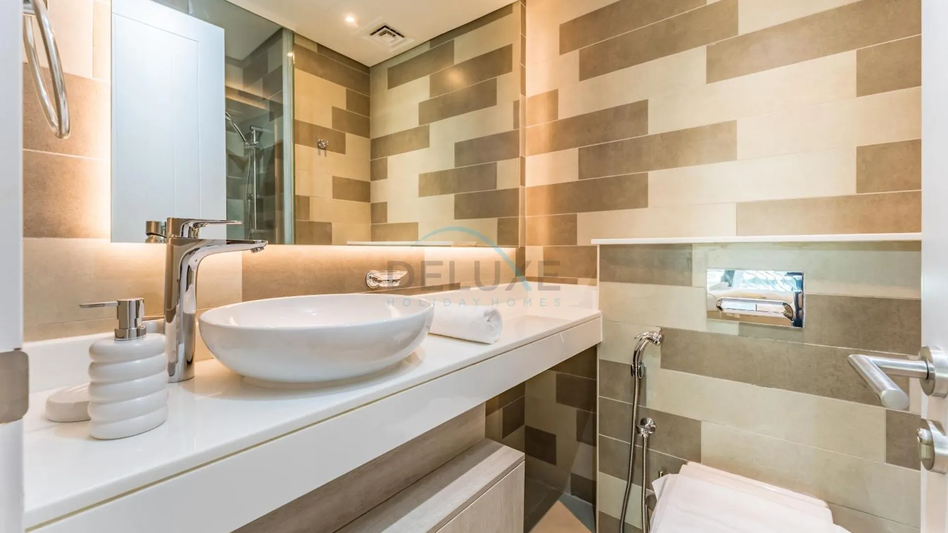 1Br Near Atlantis & Nakheel Mall, Steps From Palm Viewing Deck, Seven Hotel & Apartment, Palm Jumeirah By Deluxe Holiday Homes Dubai